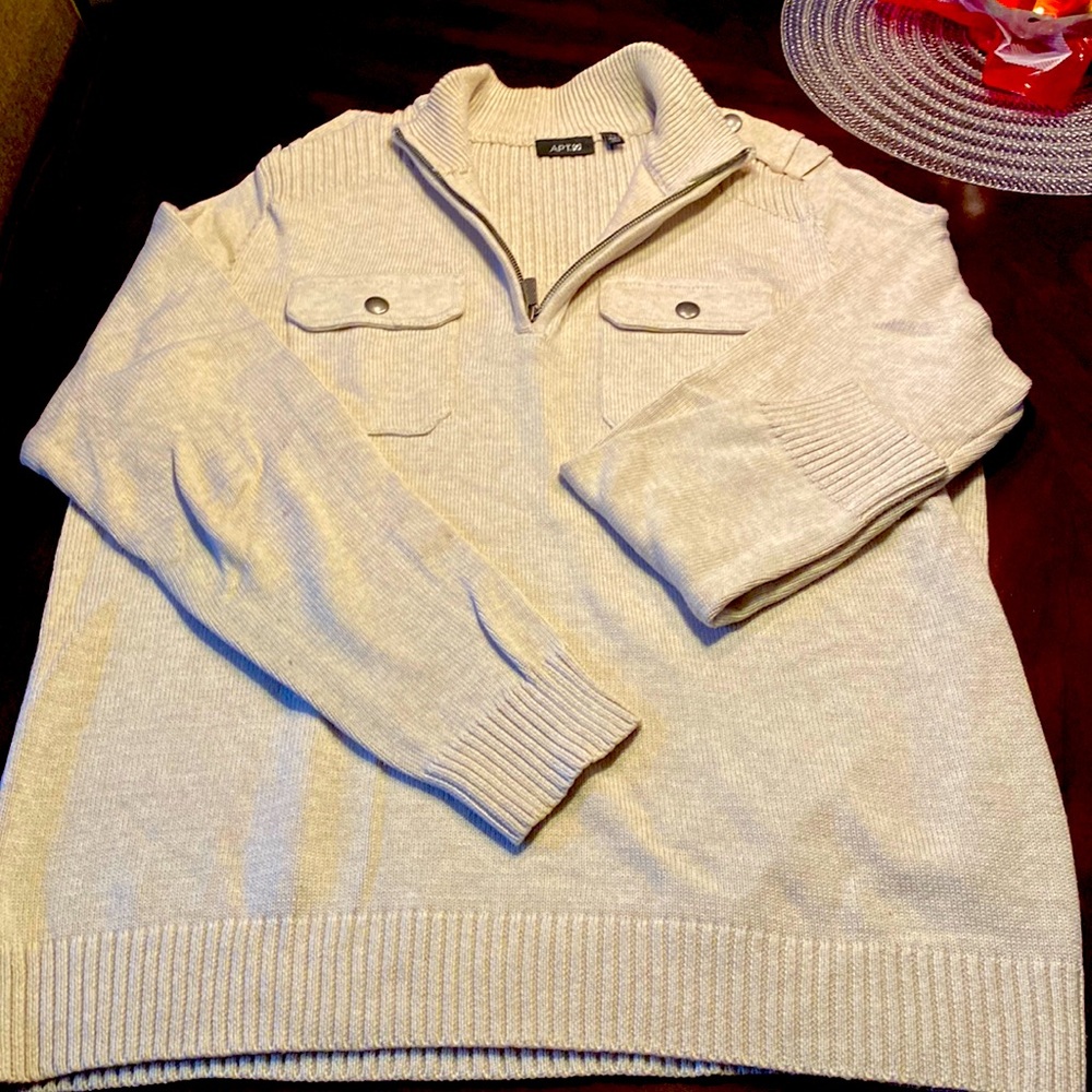 Ivory APT9 sweater for men. Size XL